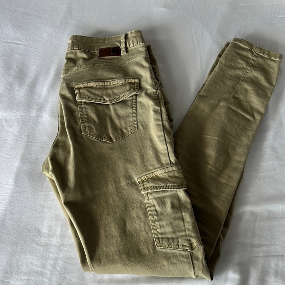 Roxy cotton cargos, skinny, tan size 26